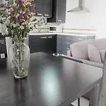 Sunny In The Historic Centre- Private Parking דירה *