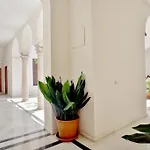 דירה Sunny In The Historic Centre- Private Parking