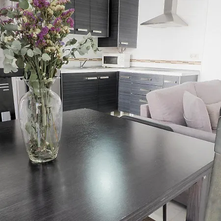 Sunny In The Historic Centre- Private Parking Apartment *