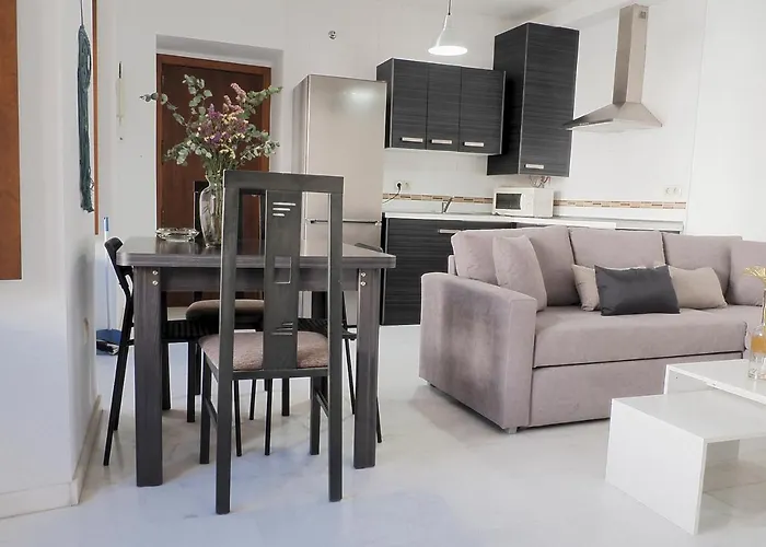 Sunny In The Historic Centre- Private Parking Διαμέρισμα *