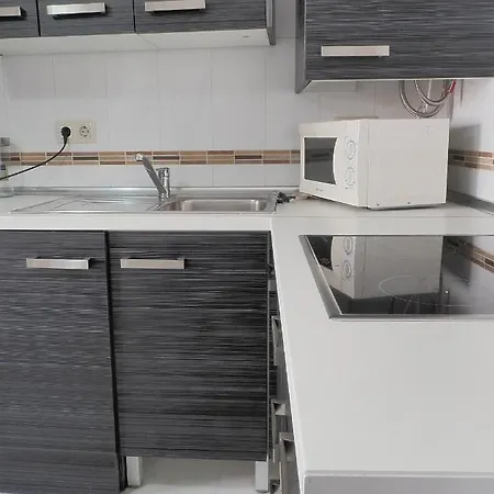 Sunny In The Historic Centre- Private Parking Appartement *