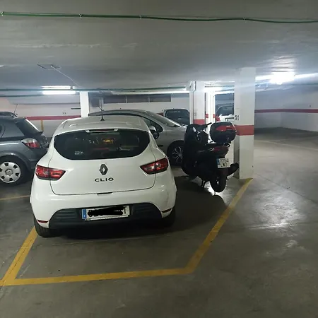 Sunny In The Historic Centre- Private Parking Apartamento *