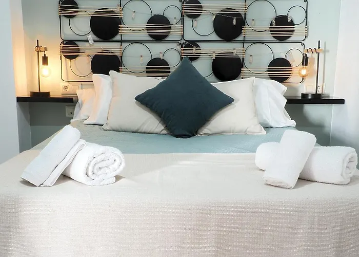 Апартаменти Sunny In The Historic Centre- Private Parking *