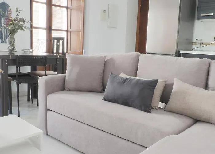 Апартаменти Sunny In The Historic Centre- Private Parking *