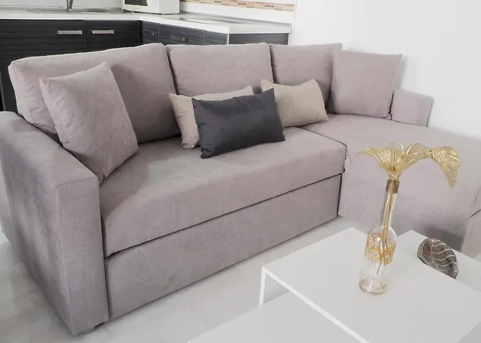 Апартаменти Sunny In The Historic Centre- Private Parking *