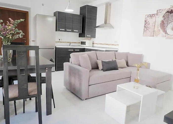 Sunny In The Historic Centre- Private Parking Апартаменти *